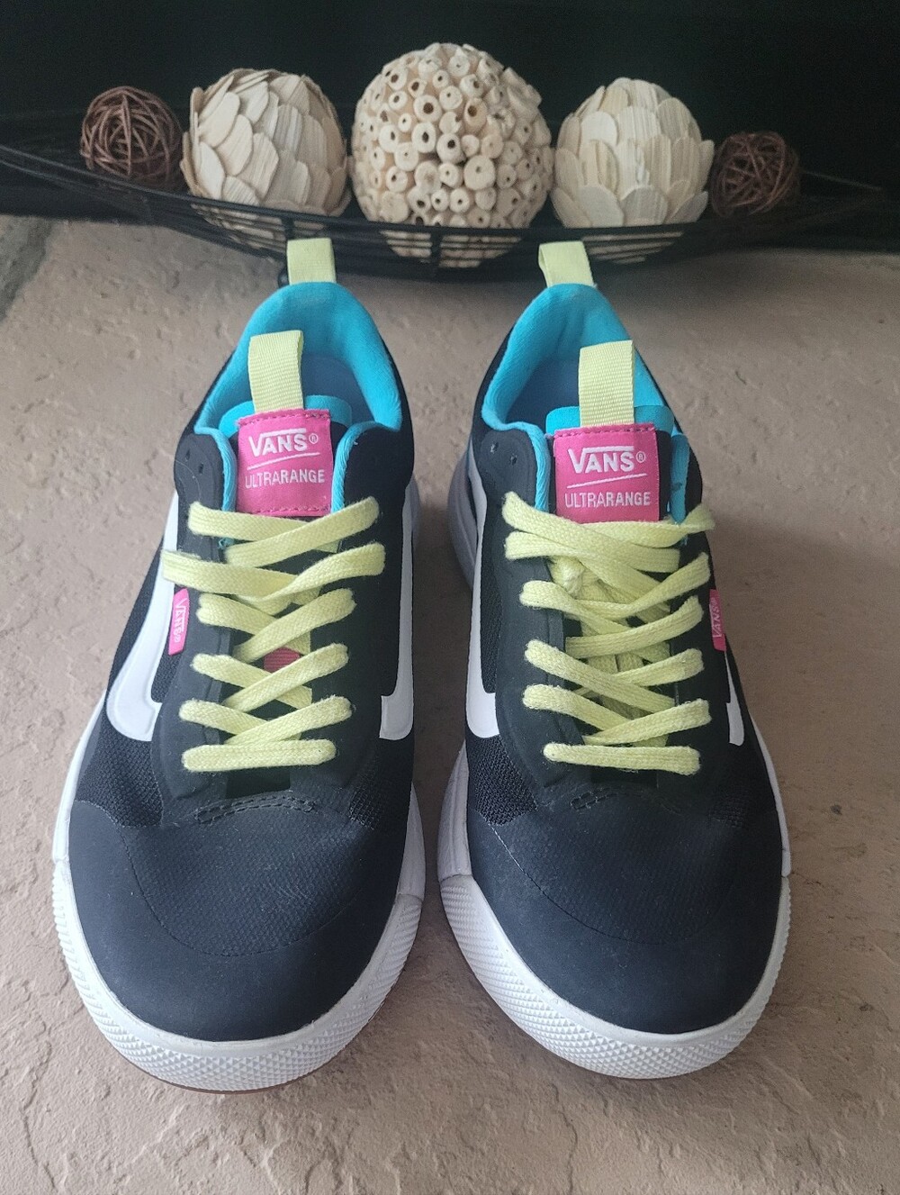VANS UltraRange / Ultra Cush Pop Black Skateboarding Men 7.5 / Women 9 Sneakers